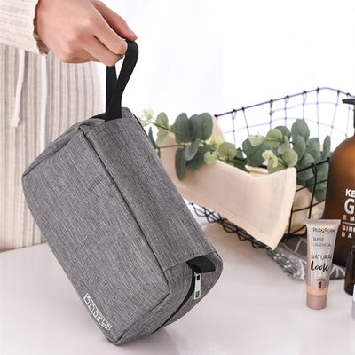 Trousse De Toilette Pour Femme gris.