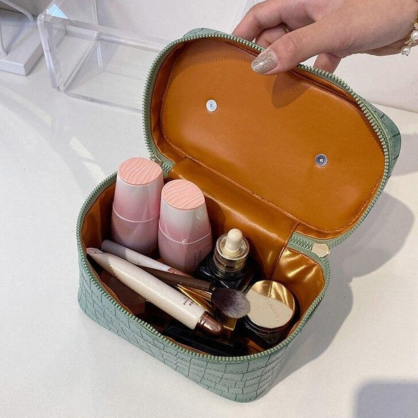Trousses et étuis de maquillage Louis Vuitton femme à partir de 340 €